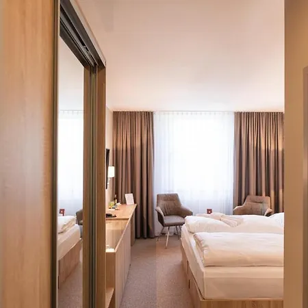 Schloss Breitenfeld & Tagung Hotel 4*